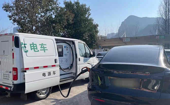 扎赉诺尔区汽车搭电